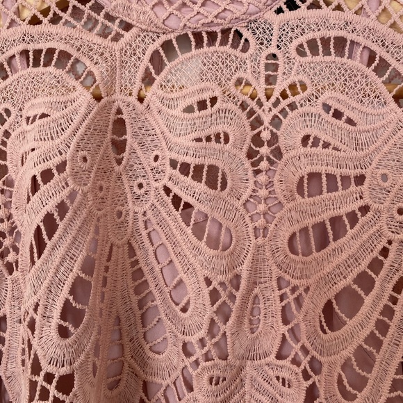 G By Giuliana Black Label Lace Blouse NWT Size XS Pink Bell Sleeve Floral Cami - Picture 5 of 8